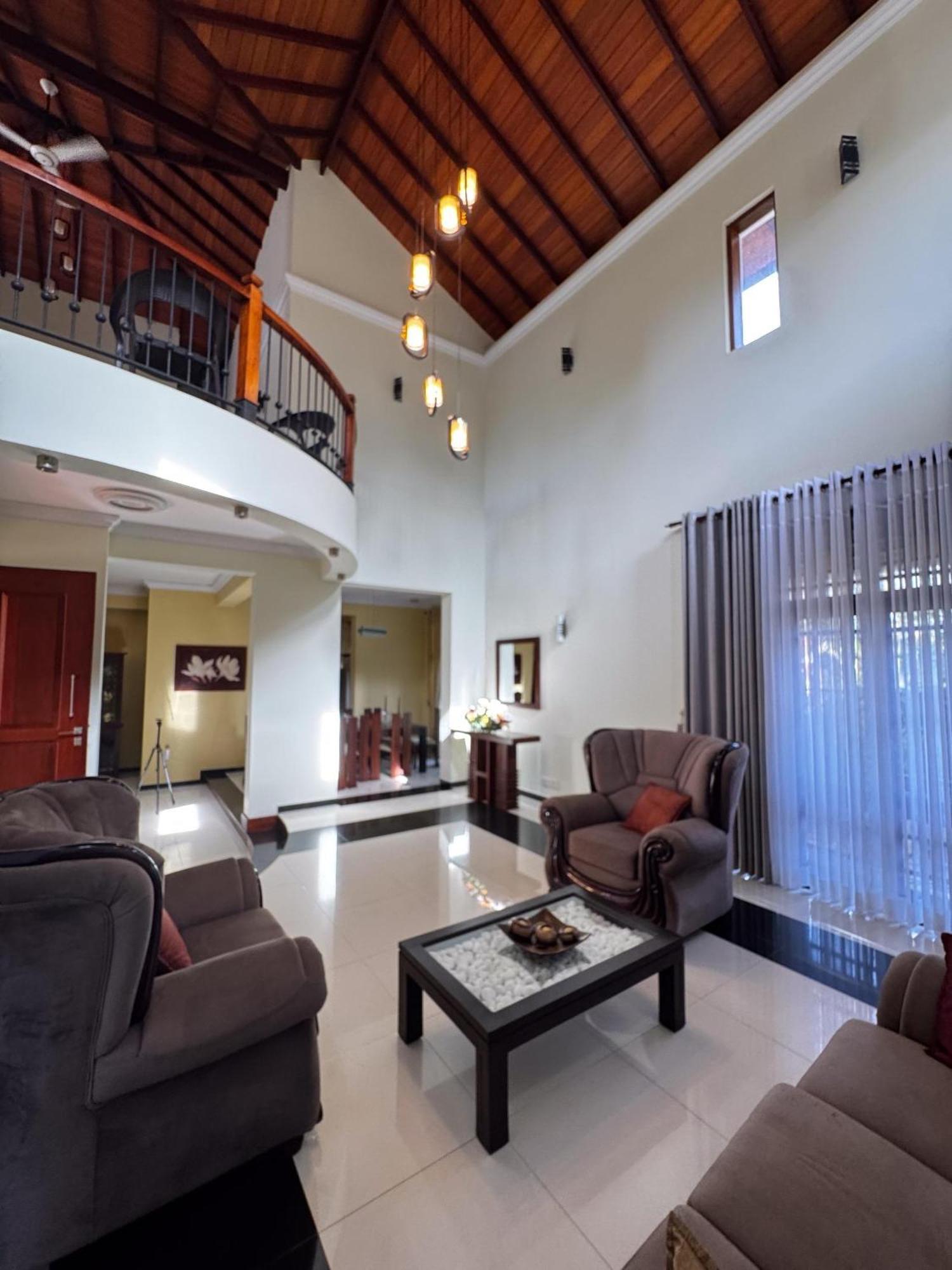 Katunayaka Bigcity Villa - Airport Transit Hotel מראה חיצוני תמונה
